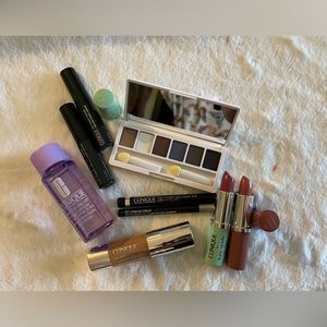 New!! Bundle of 9 pieces of Clinique Make up kit!!